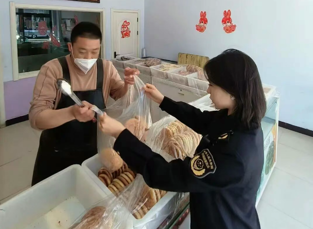 镶黄旗市场监督管理局开展食品安全监督抽检工作 